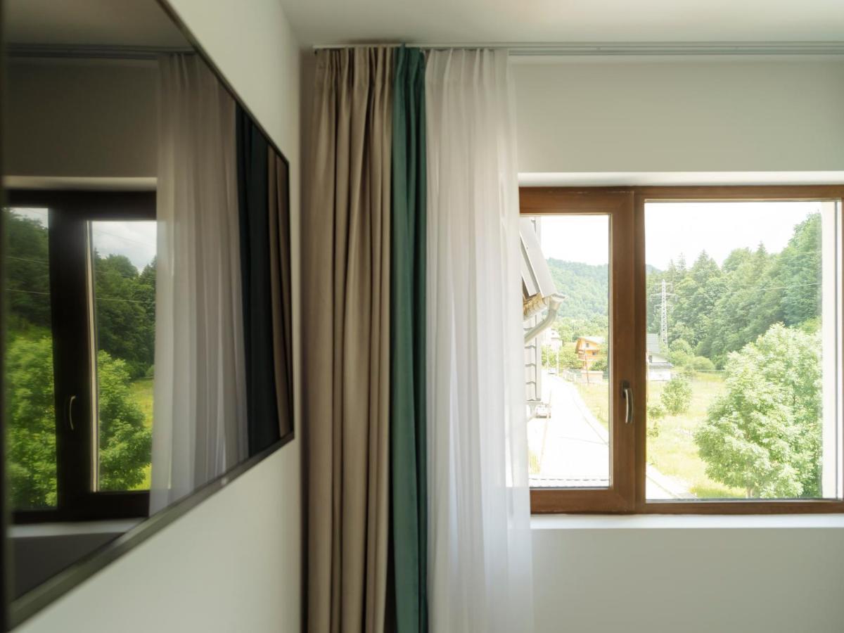 Nature Loft By The River Busteni Bagian luar foto