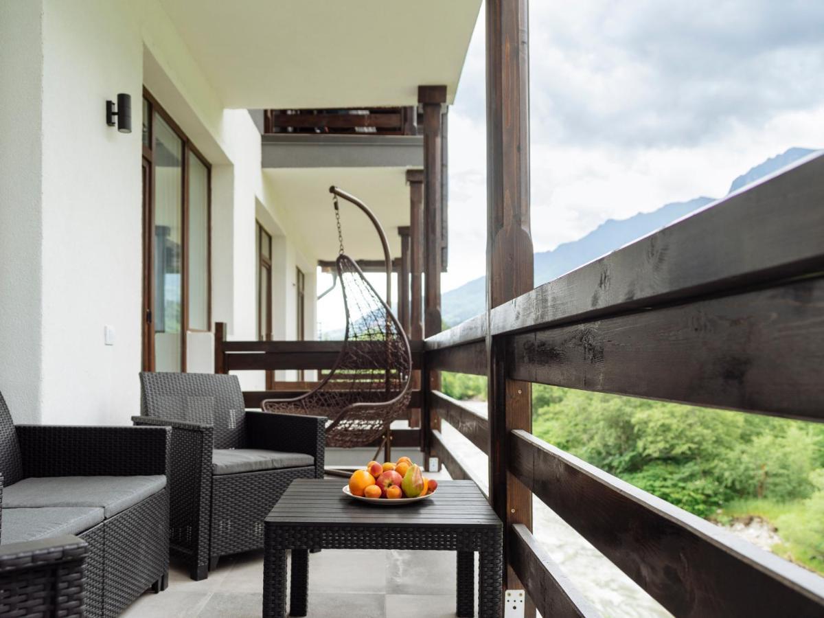 Nature Loft By The River Busteni Bagian luar foto
